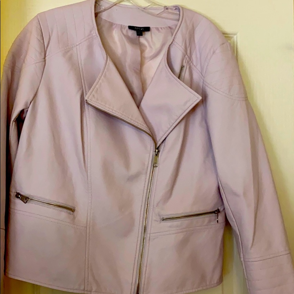 Women’s jacket lavender size large